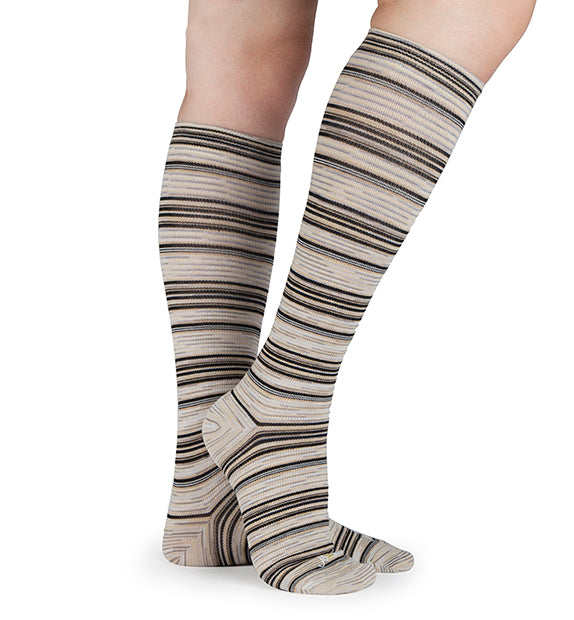 #color_black-navy-solids-dessert-fiesta-santa-fe-feedstripes